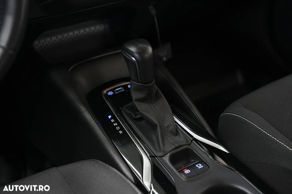 Toyota Corolla 1.8 HSD Dynamic - 13