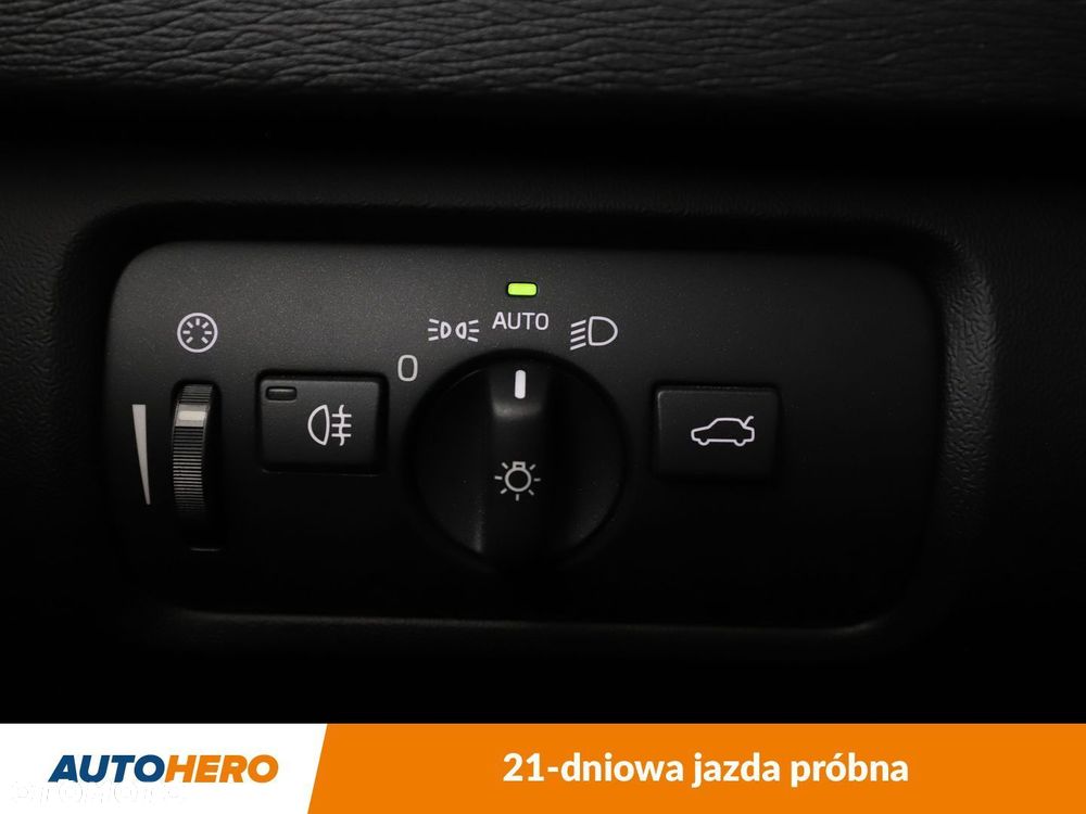 Volvo V40 - 30
