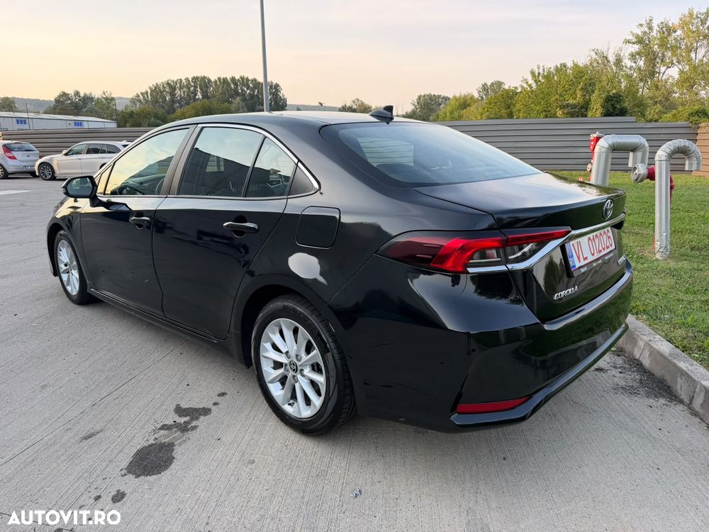 Toyota Corolla 1.8 HSD Business - 11