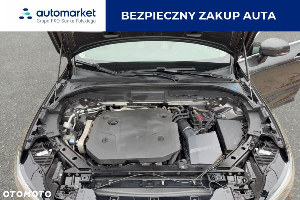Volvo XC 60 B4 D Plus Dark - 19