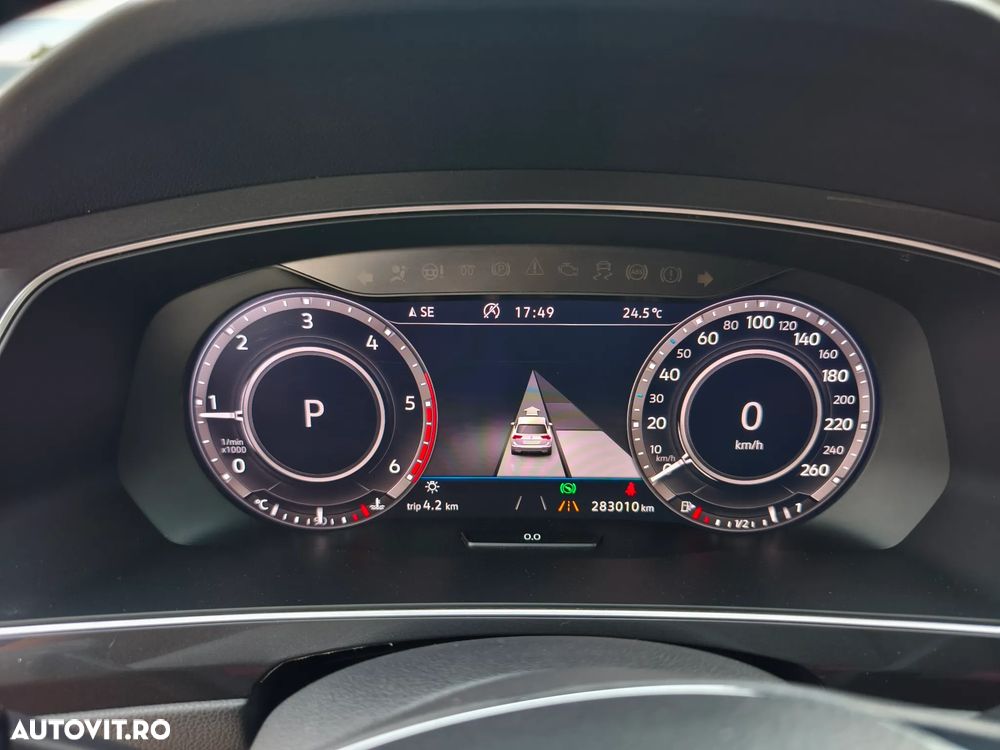 Volkswagen Tiguan - 32