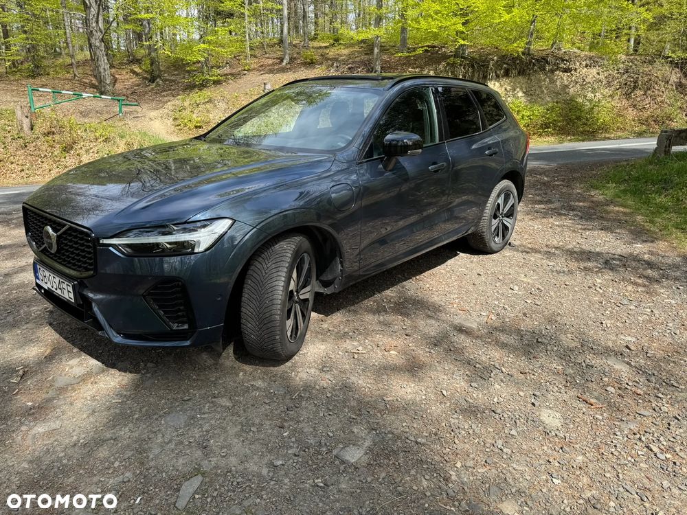 Volvo XC 60 T6 Plug-In Hybrid AWD Plus Dark - 2