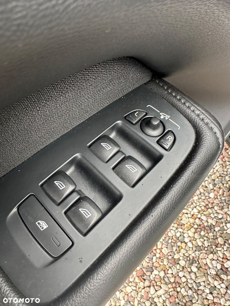 Volvo XC 60 D4 Geartronic Momentum - 13