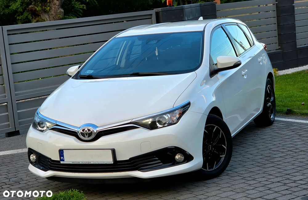 Toyota Auris 1.6 Premium - 5