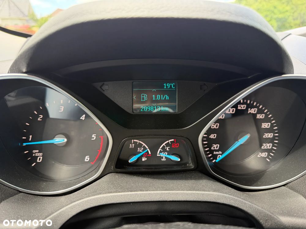 Ford Kuga 2.0 TDCi 2x4 Titanium - 25