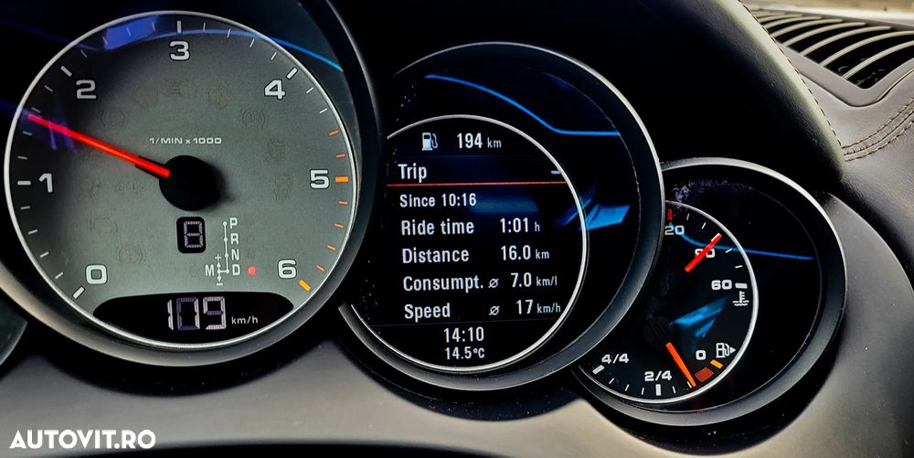 Porsche Cayenne 4.2 L S - 12