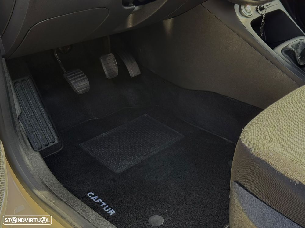 Renault Captur - 47