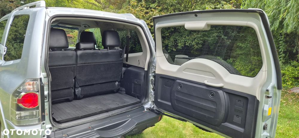 Mitsubishi Pajero 3.2 DID Intense + - 14
