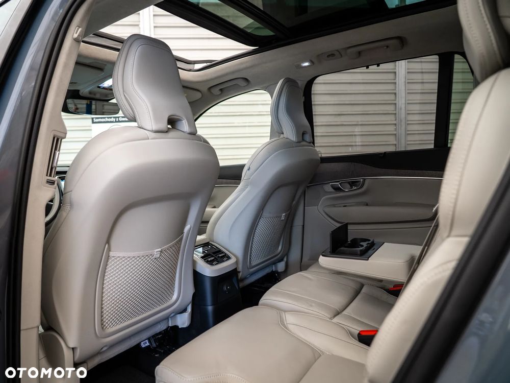 Volvo XC 90 T8 AWD Plug-In Hybrid Ultimate Bright 7os - 37