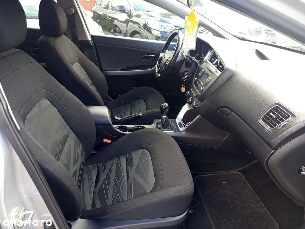 Kia Ceed - 8