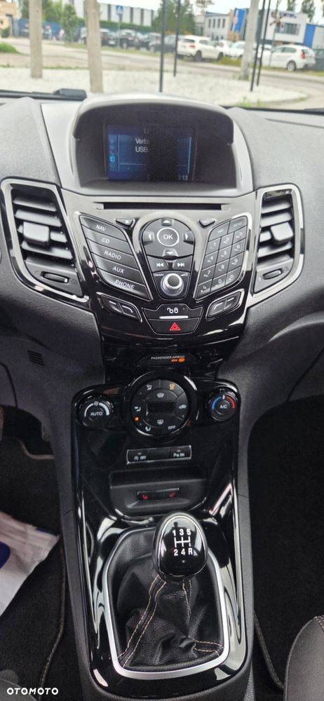 Ford Fiesta 1.0 EcoBoost STart-Stop Titanium - 25