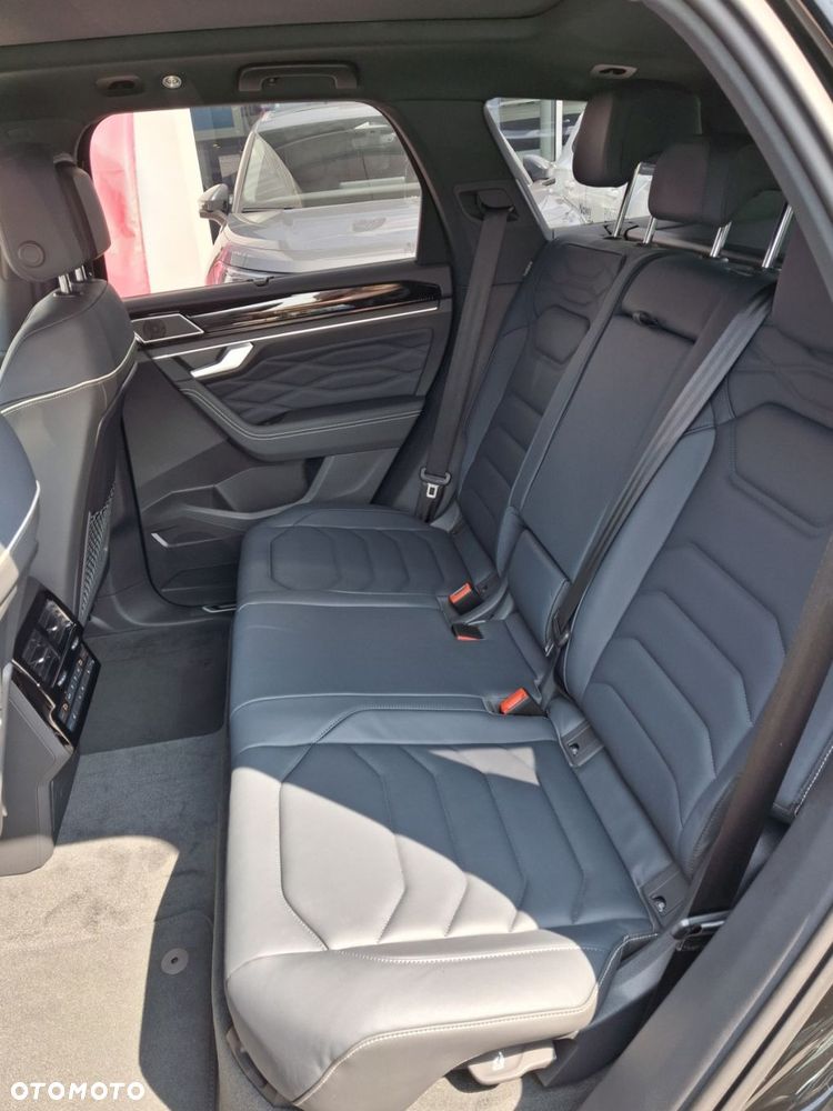 Volkswagen Touareg - 15