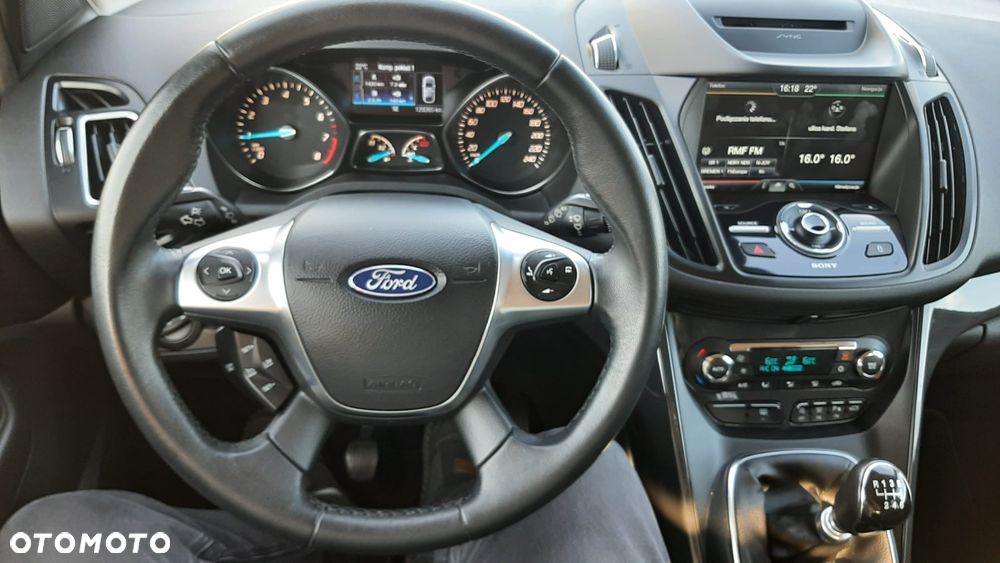Ford Kuga 1.5 EcoBoost 2x4 Titanium - 8