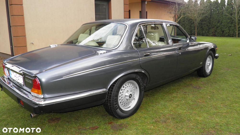 Jaguar XJ XJ12 5.3i - 4