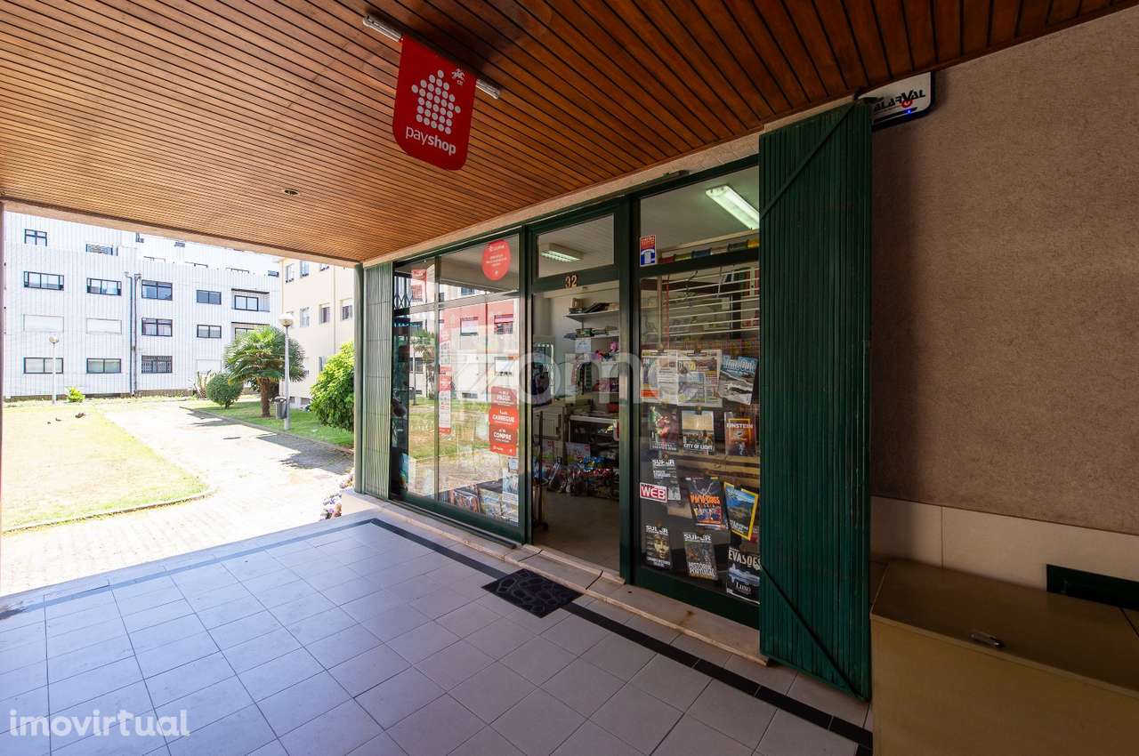 Loja Comercial, São Mamede de Infesta, Matosinhos - Grande imagem: 3/16