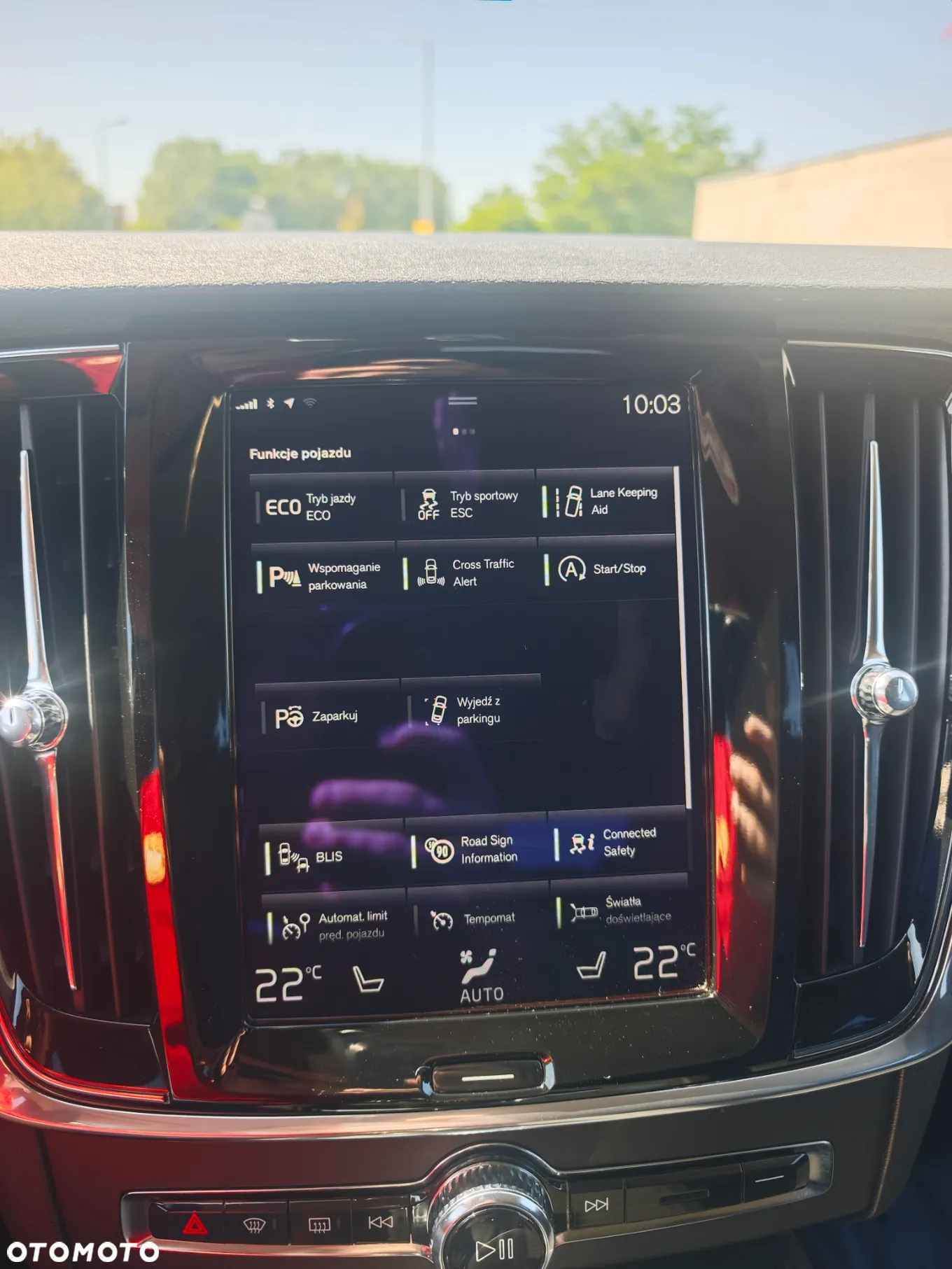 Volvo V90 D4 Momentum - 24