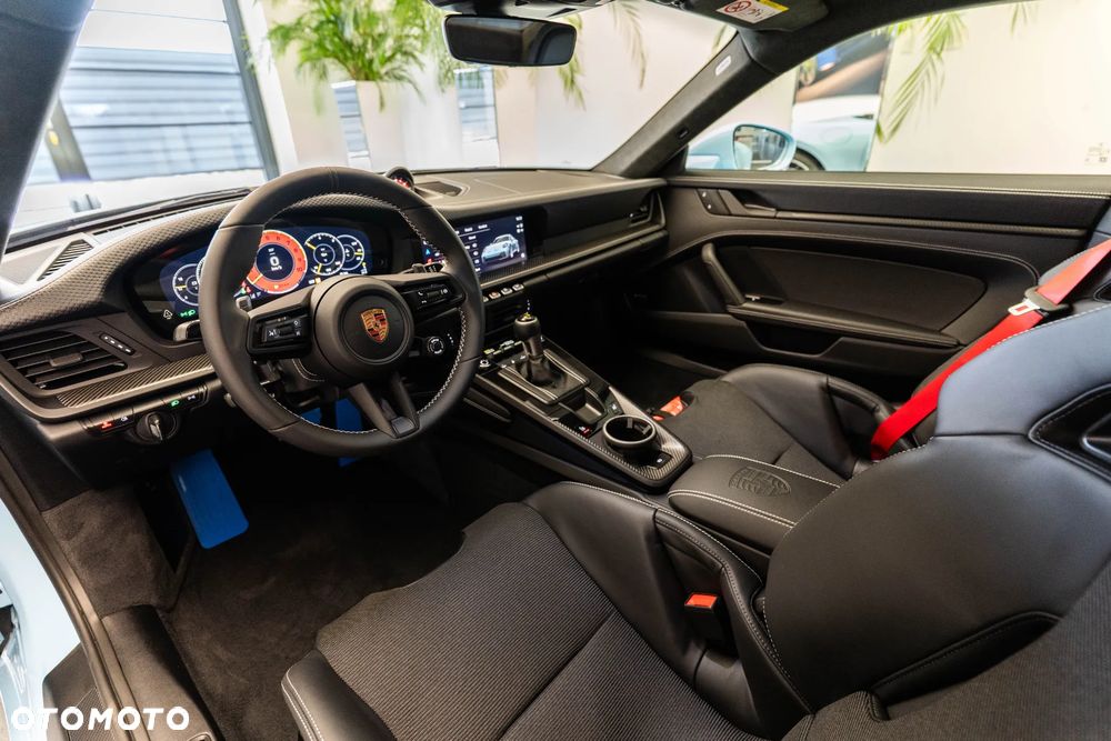Porsche 911 GT3 Touring PDK - 8