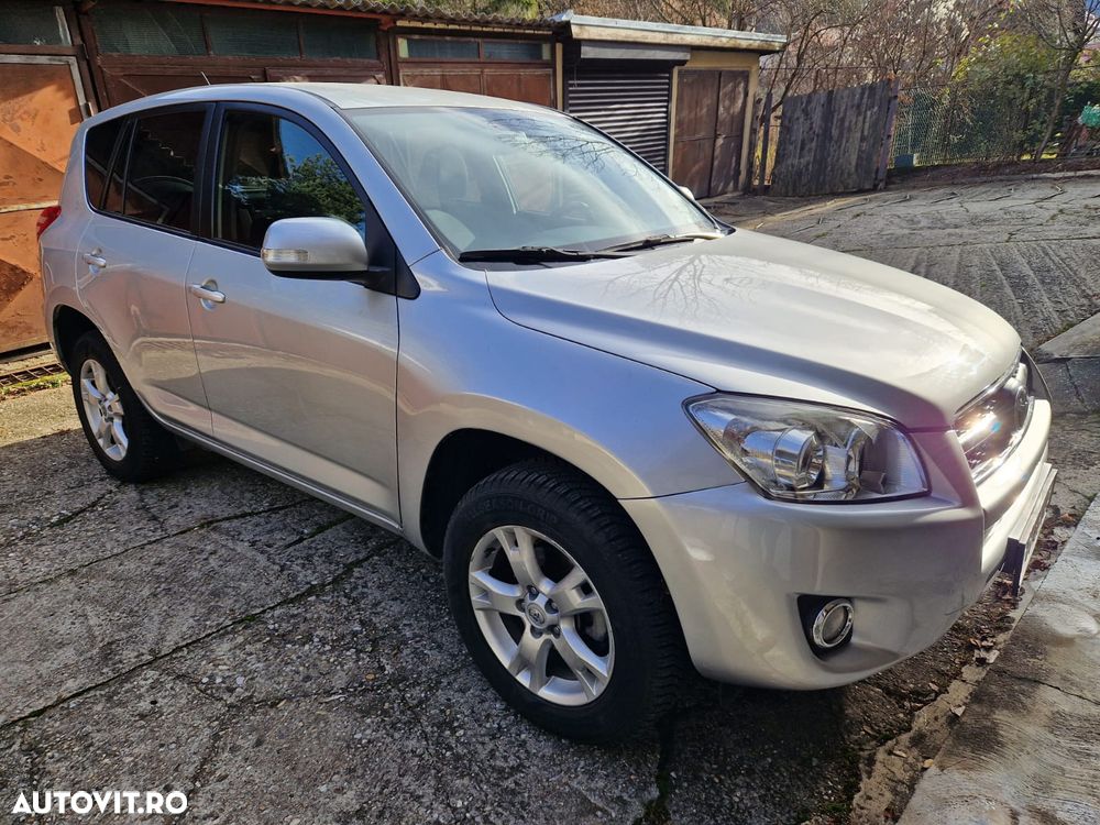 Toyota RAV4 - 1