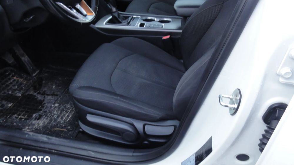 Kia Optima 2.0 M - 9