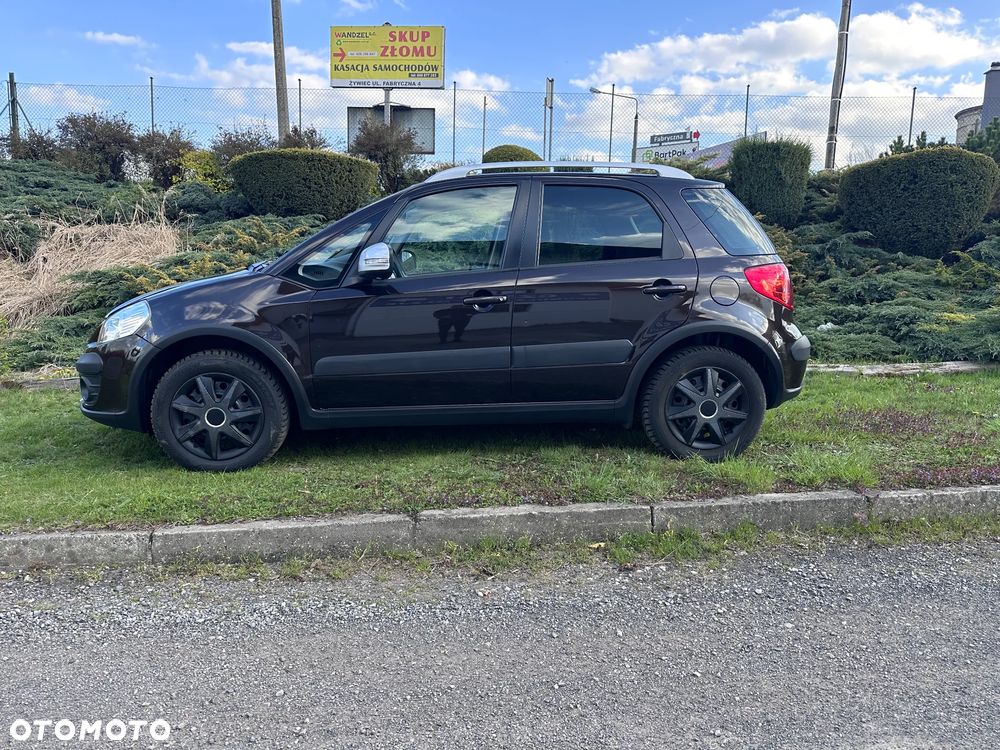 Suzuki SX4 1.6 VVT 4x4 Style - 12
