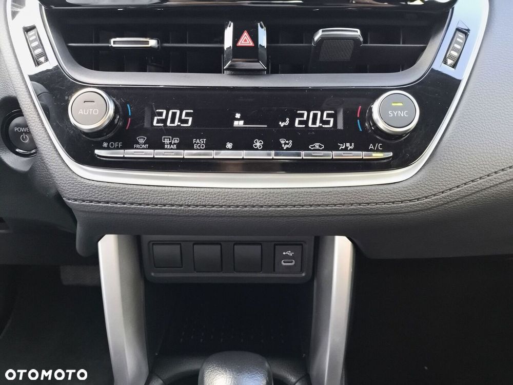 Toyota Corolla Cross - 17