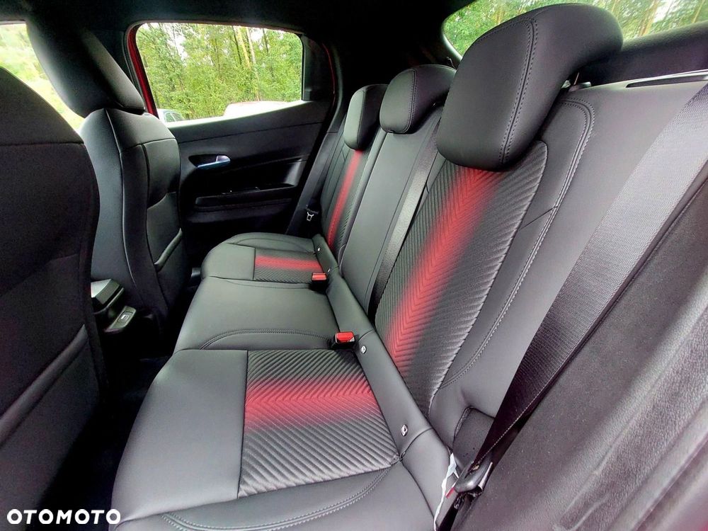 Alfa Romeo Junior 1.2 mHEV Ibrida eDCT - 11