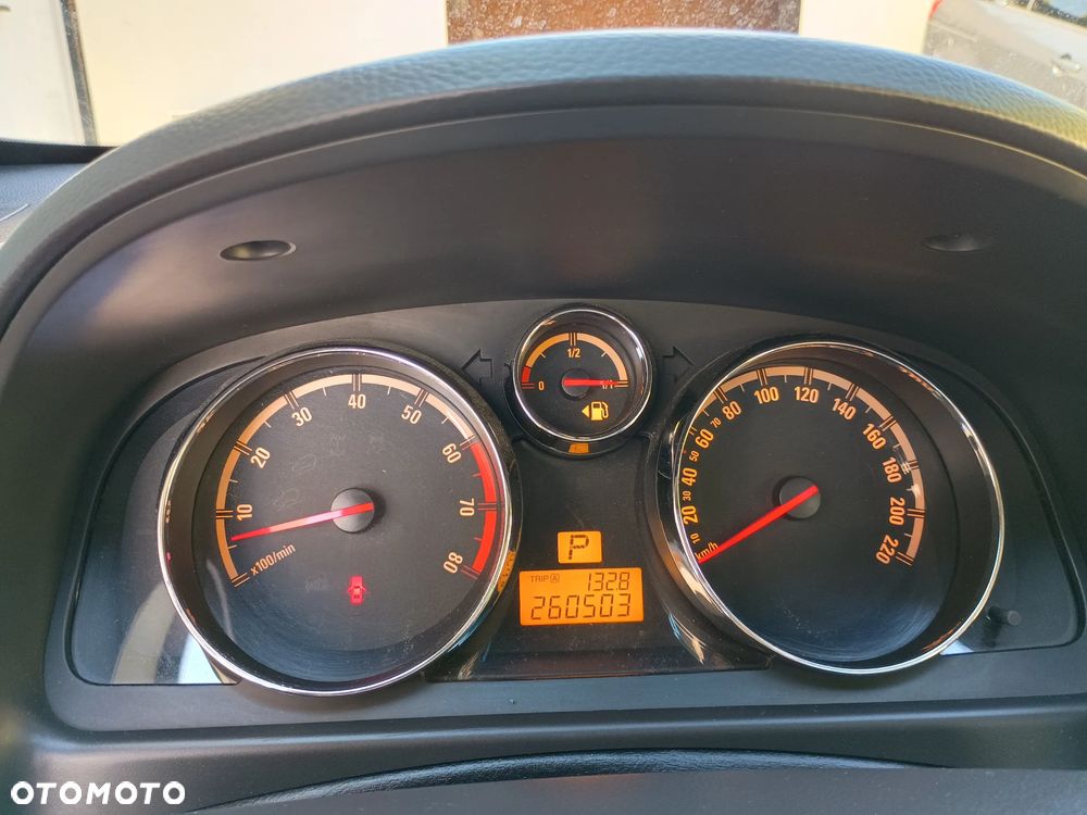 Opel Antara - 38