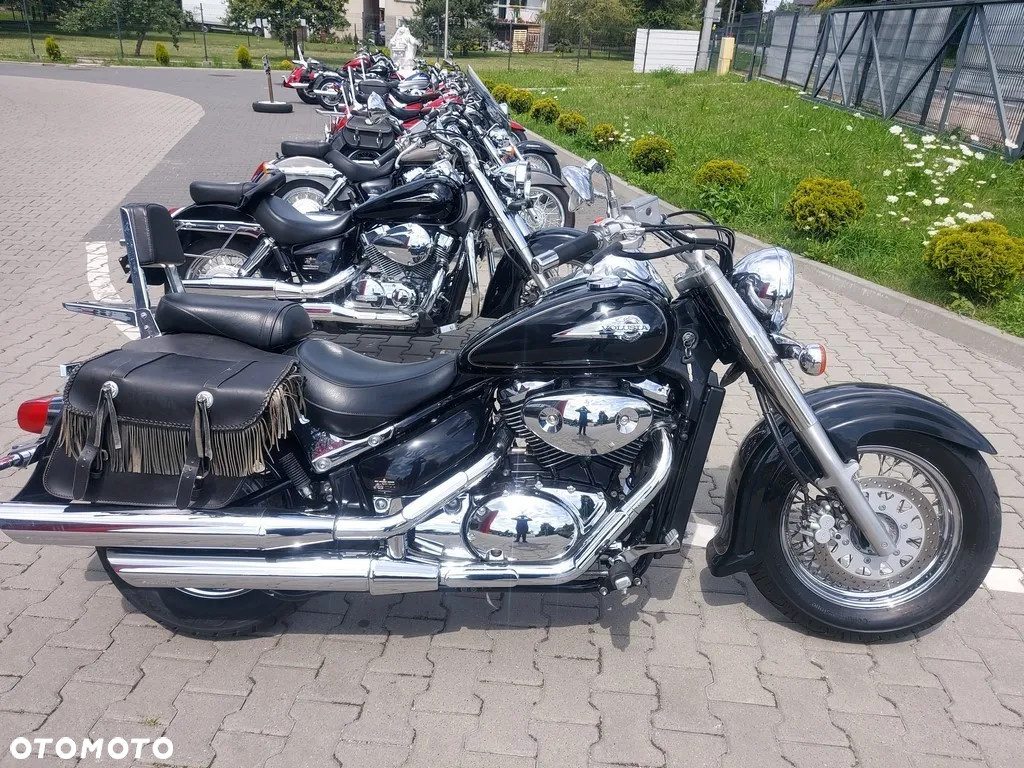 Suzuki Intruder - 17