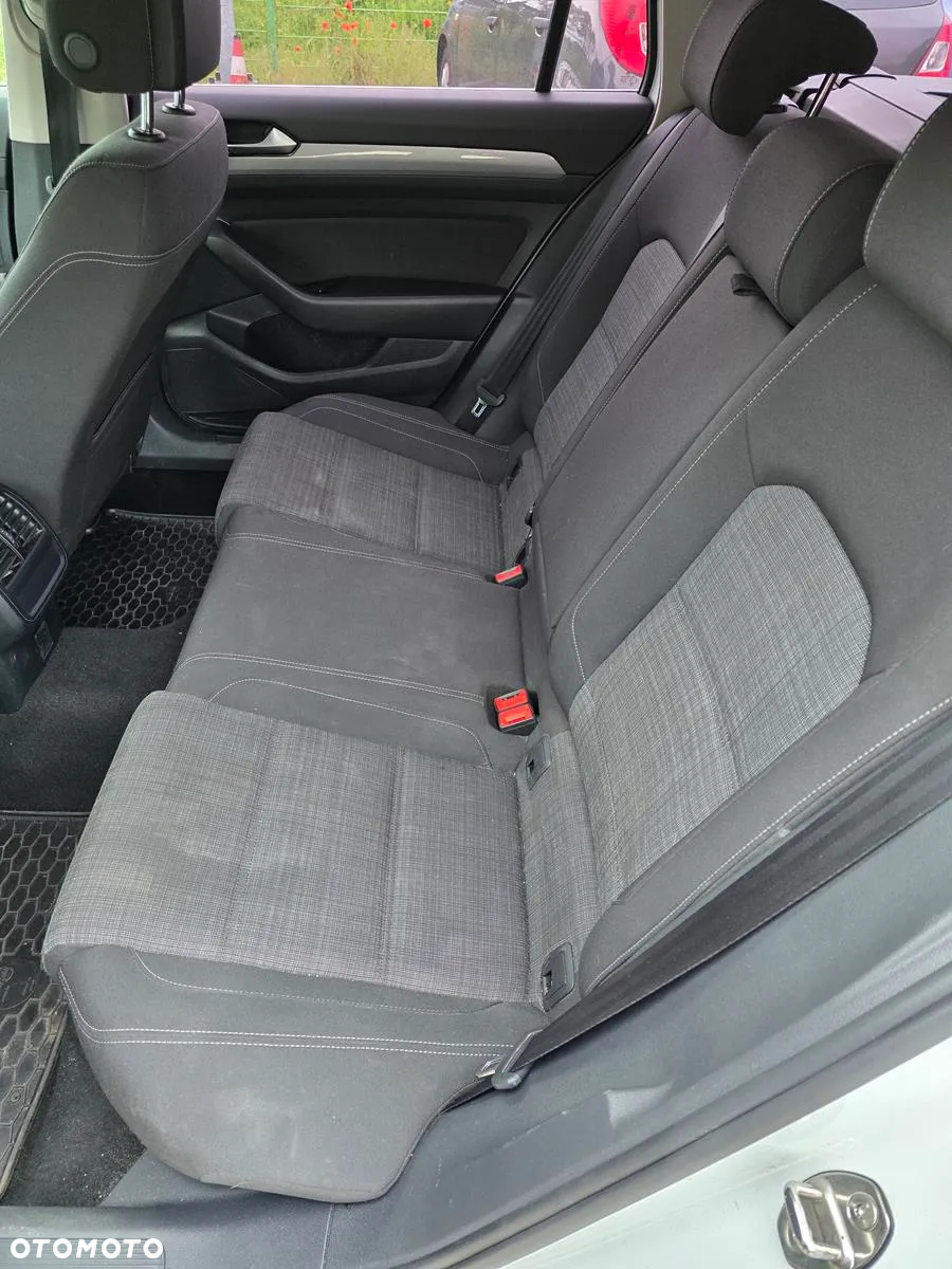 Volkswagen Passat 2.0 TDI EVO Business - 12