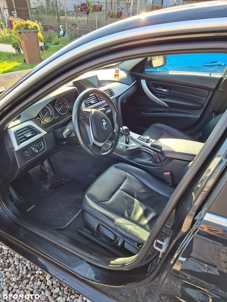 BMW Seria 3 318d - 5