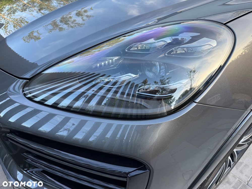Porsche Cayenne Turbo - 14