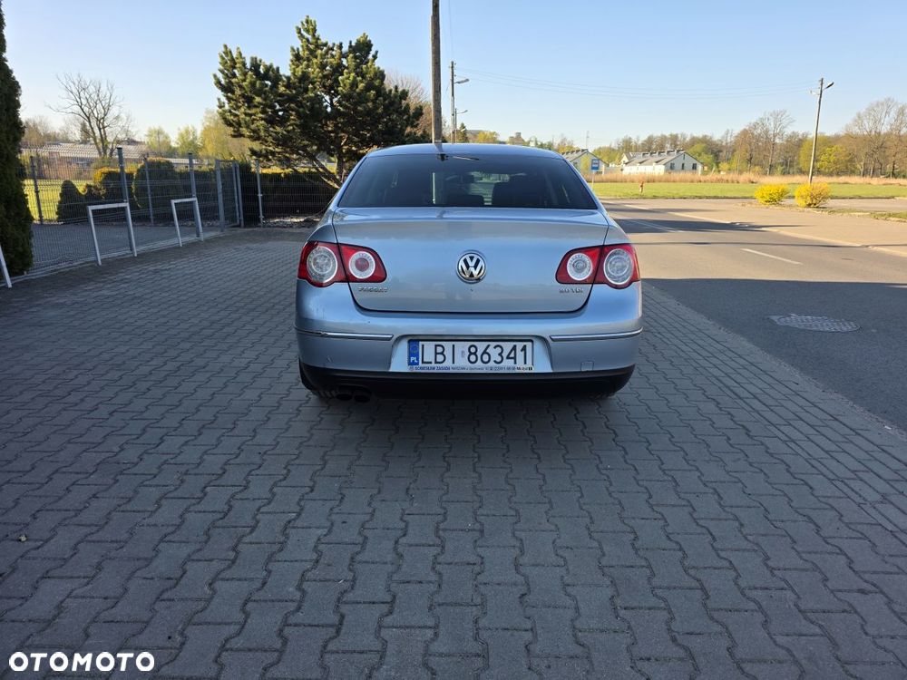 Volkswagen Passat 2.0 TDI DPF Highline - 20