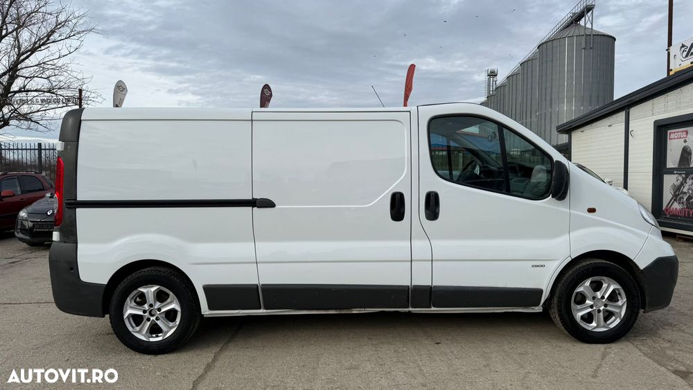 Opel Vivaro L2H1 - 12