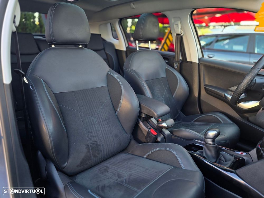 Peugeot 2008 1.2 PureTech Crossway - 24