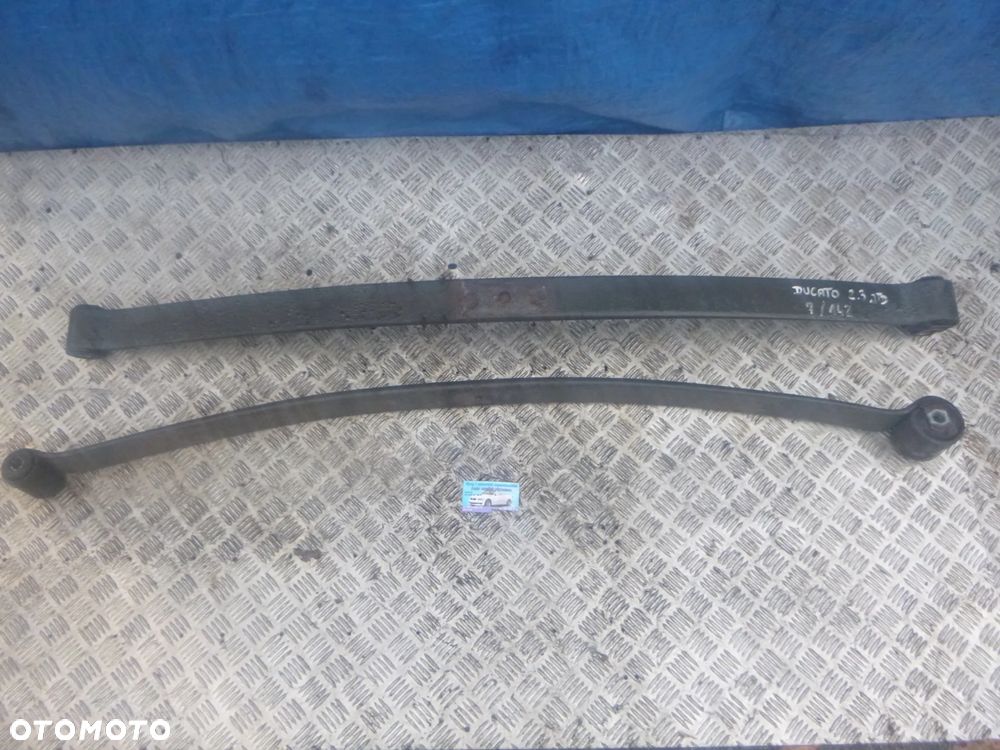 RESORY TYŁ 1 PIÓRO FIAT DUCATO III 2,3 JTD 2010r.   142*7cm (cena za komplet) - 1