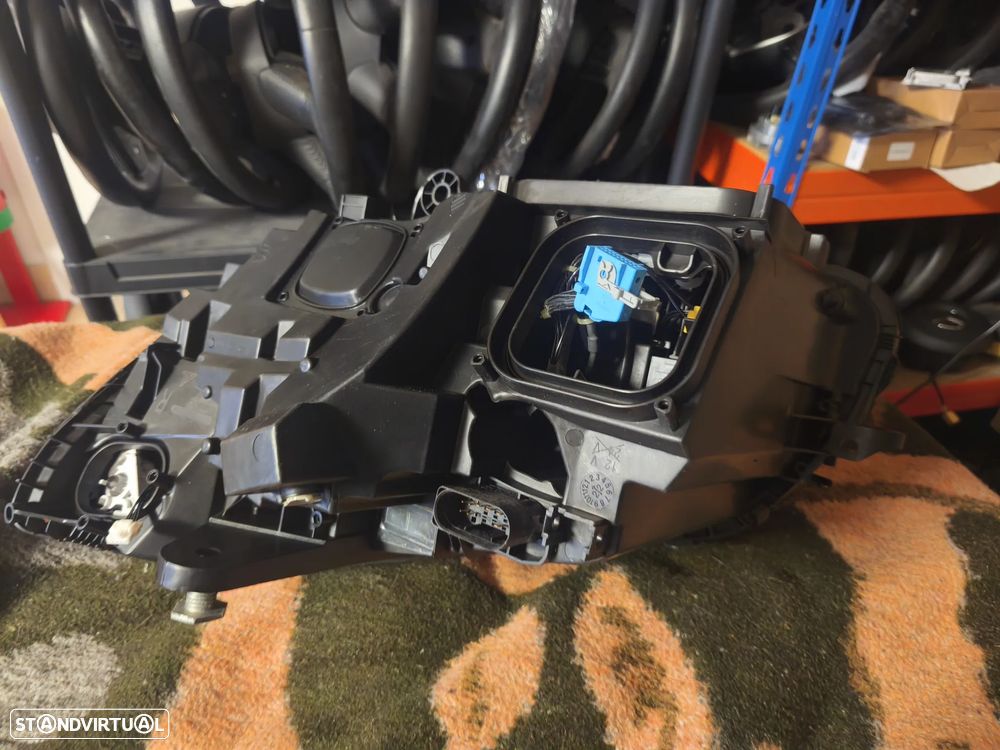 Farol Led direito classe C W205 ILS ADAPTATIV - 4