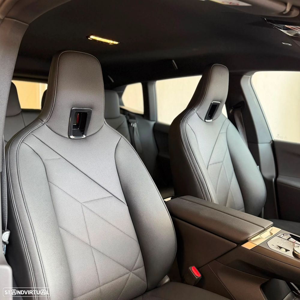 BMW iX xDrive40 - 14