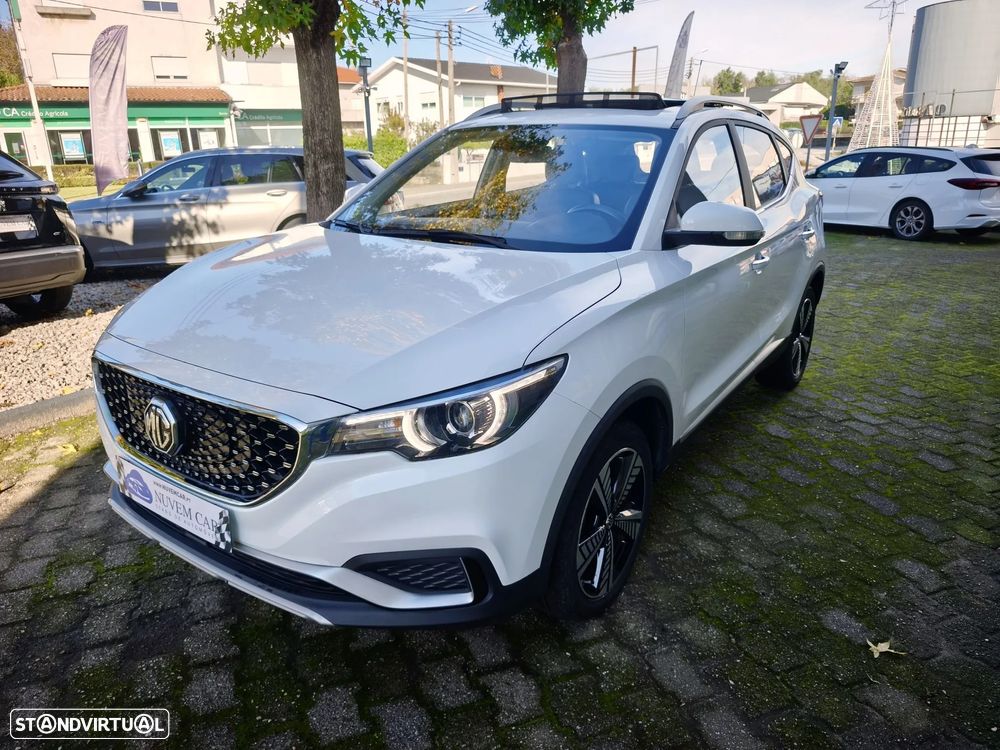 MG ZS EV Luxury - 3