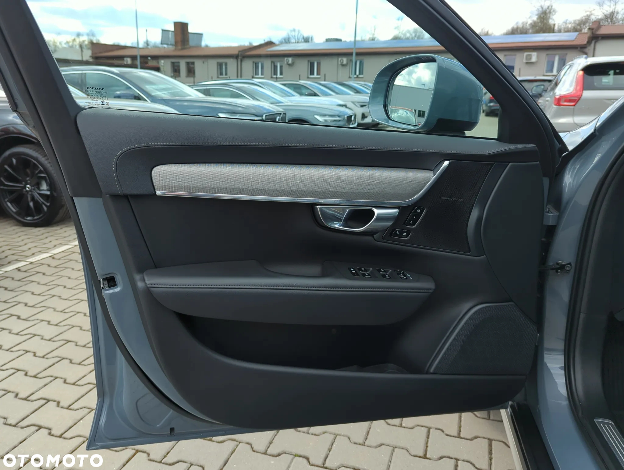 Volvo V90 Cross Country - 10