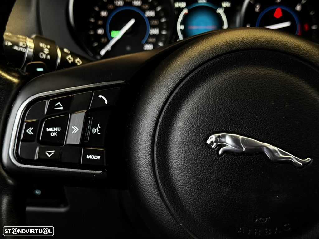 Jaguar F-Pace 20d AWD Aut. R-Sport - 24
