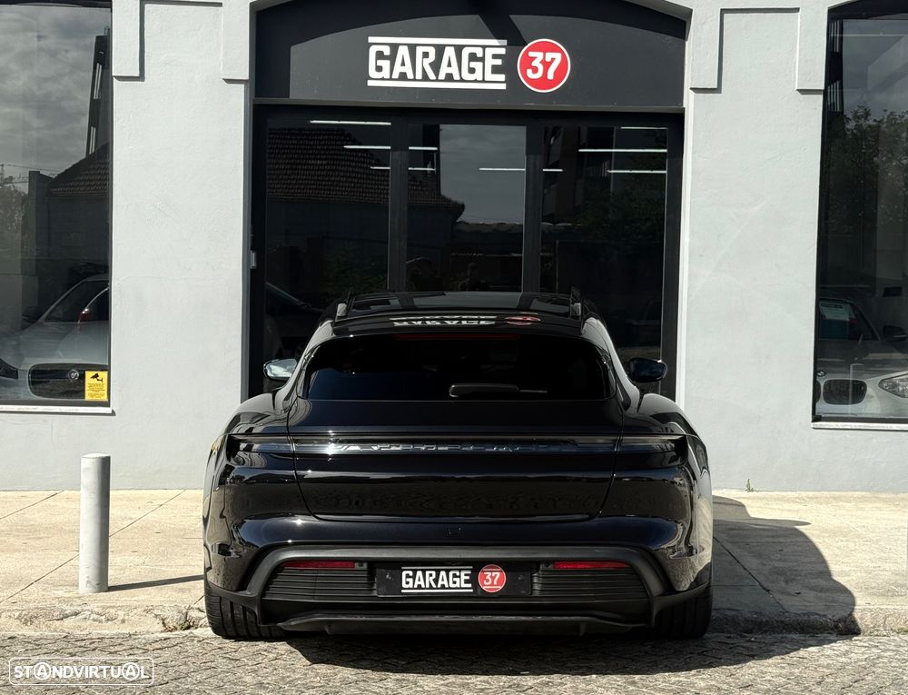 Porsche Taycan Cross Turismo 4 - 7