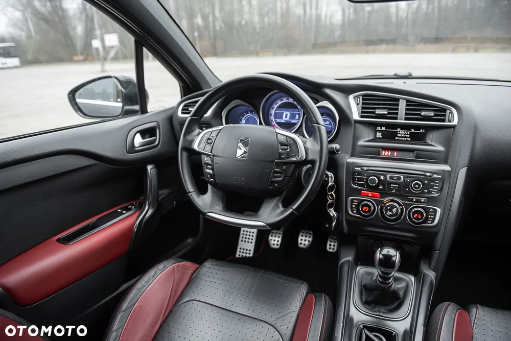 Citroën DS4 e-HDi 110 SoChic - 22