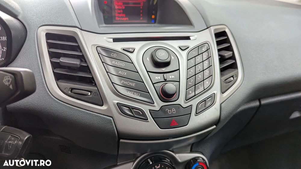 Ford Fiesta 1.25i Ambiente - 10