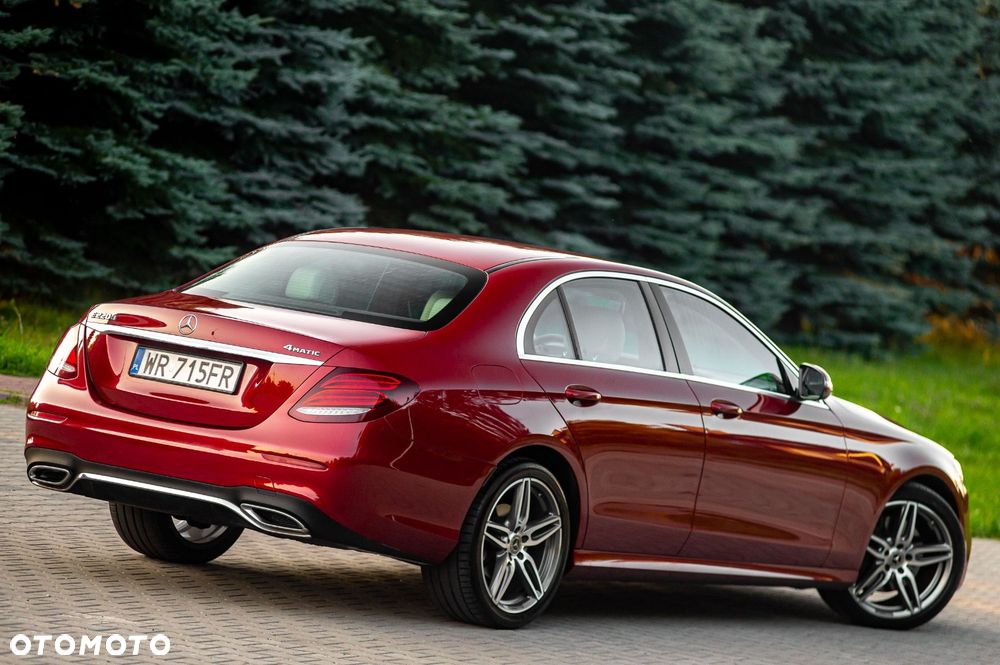 Mercedes-Benz Klasa E 220 d 4-Matic 9G-TRONIC - 11
