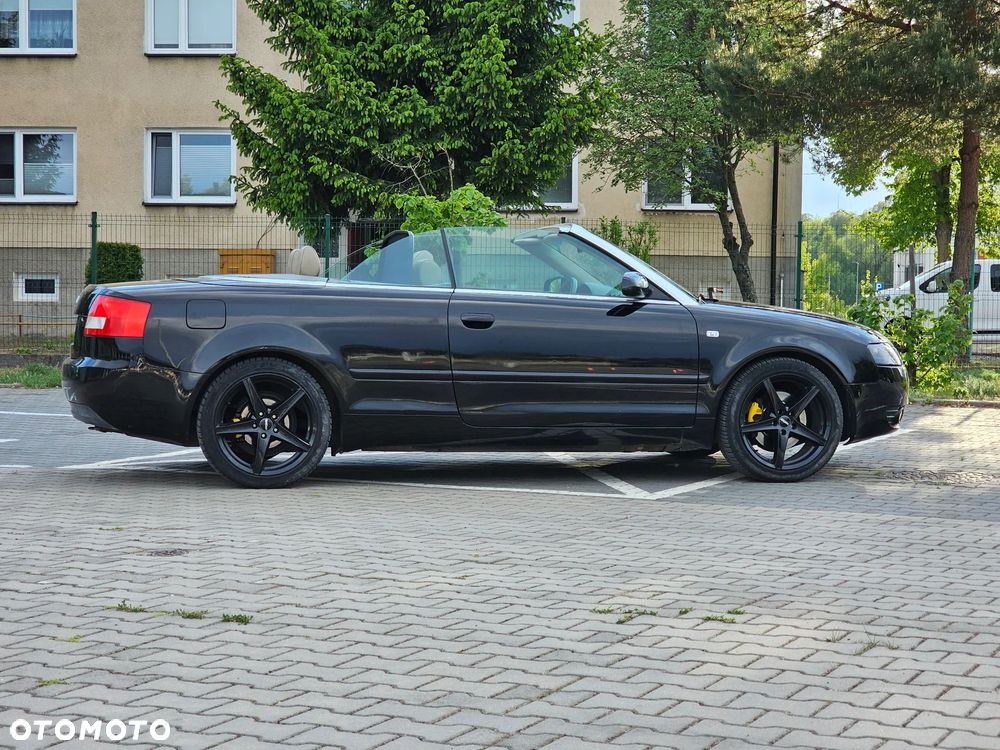 Audi A4 Cabrio 2.5 TDI - 9