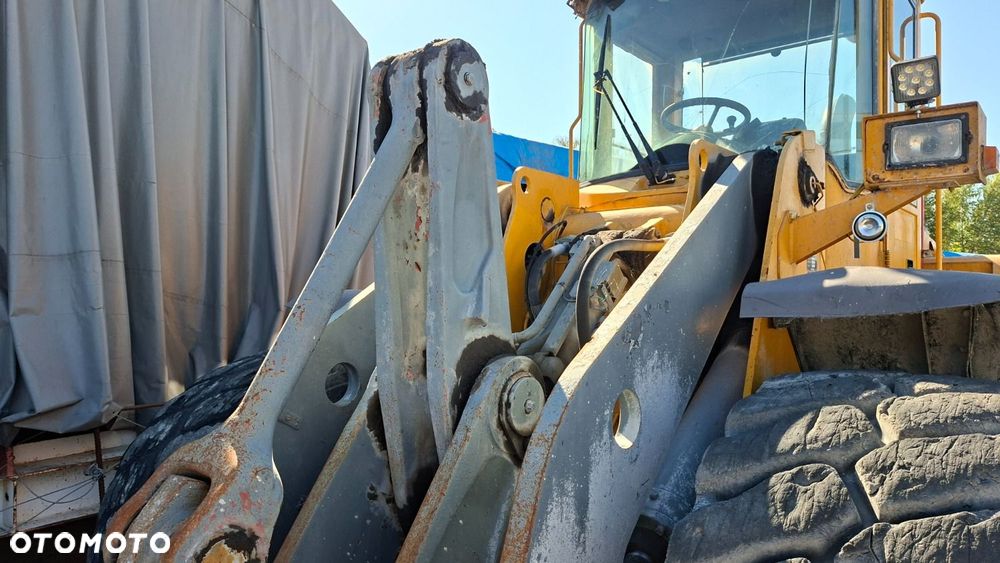 Volvo L 120 E 4X4 - 33