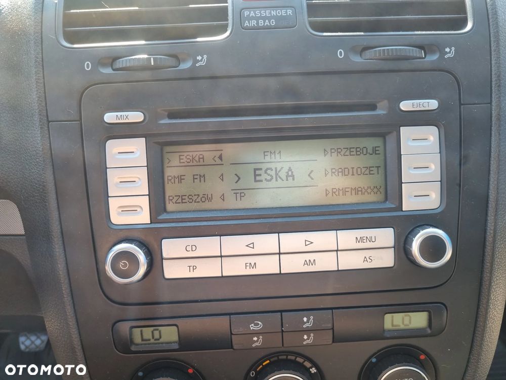 VOLKSWAGEN GOLF V 5 03-09 2007 r. radioodtwarzacz radioodbiornik radio * - 1
