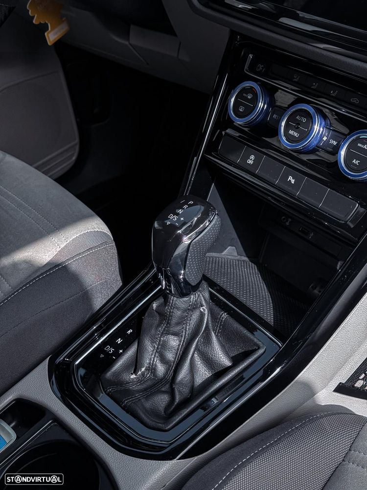 VW Touran 1.6 TDI R-Line DSG - 5