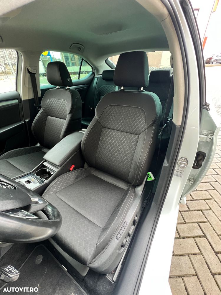 Skoda Superb 2.0 TDI DSG Style - 9