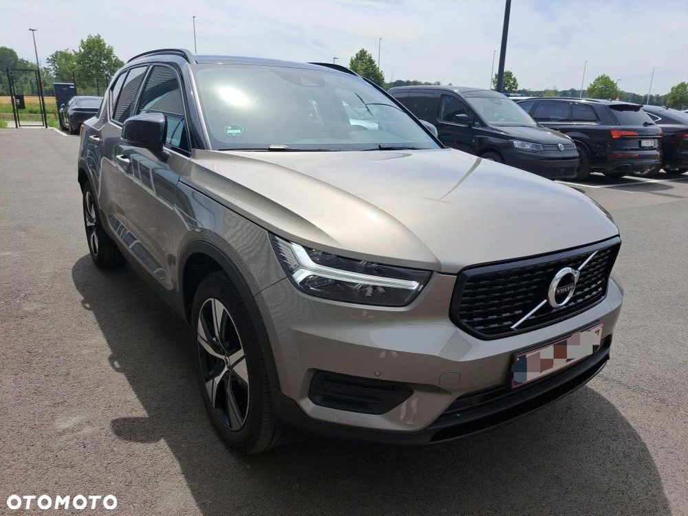Volvo XC 40 T4 Plug-In Hybrid R-Design - 2